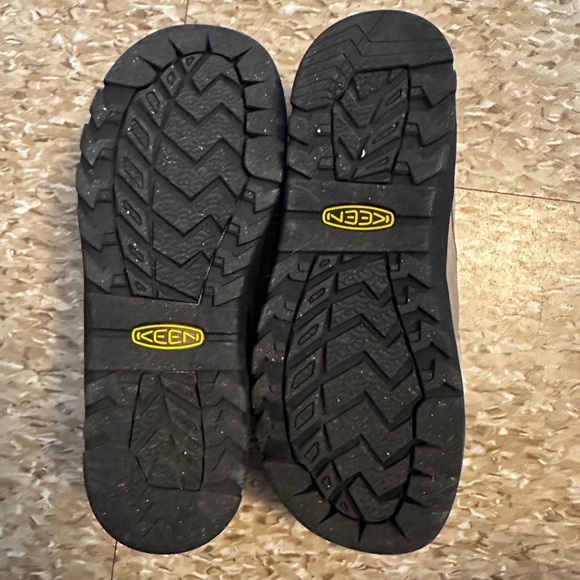 Keen Jasper Rocks - Picture 3 of 4